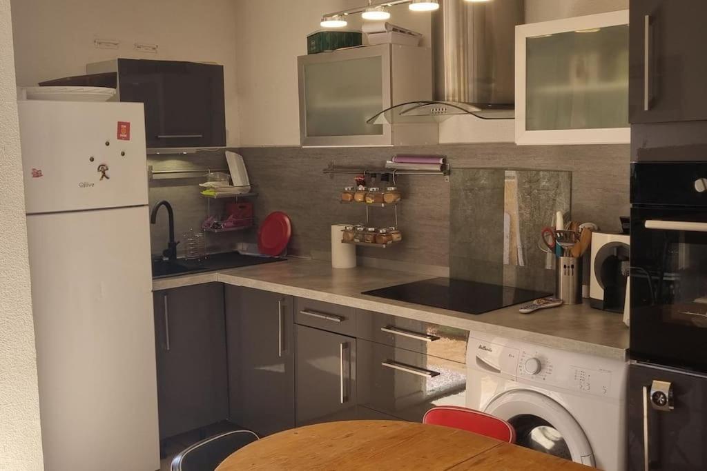 Privee A Sete, Corniche Apartment *