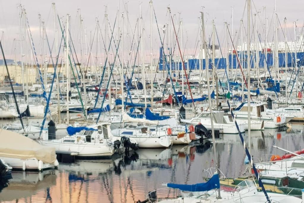 Privee A Sete, Corniche *